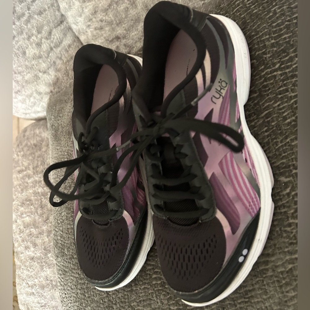 Ryka Devo Plus 3 - 8.5 Walking Shoes